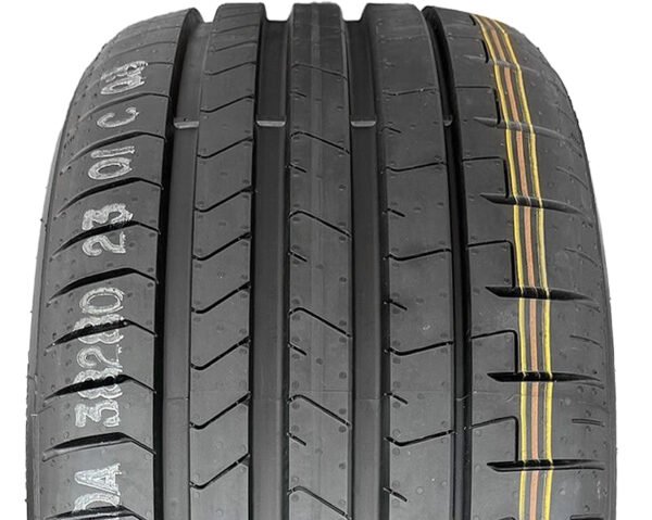 Padangos Pirelli P-Zero PZ4 Sports Car (RIM FRINGE PROTECTION) 235/45/R18